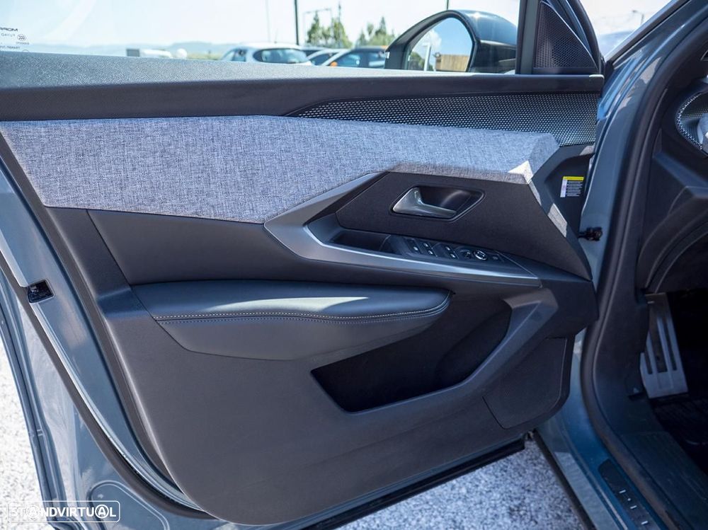 Peugeot E-3008 73 kWh GT - 21