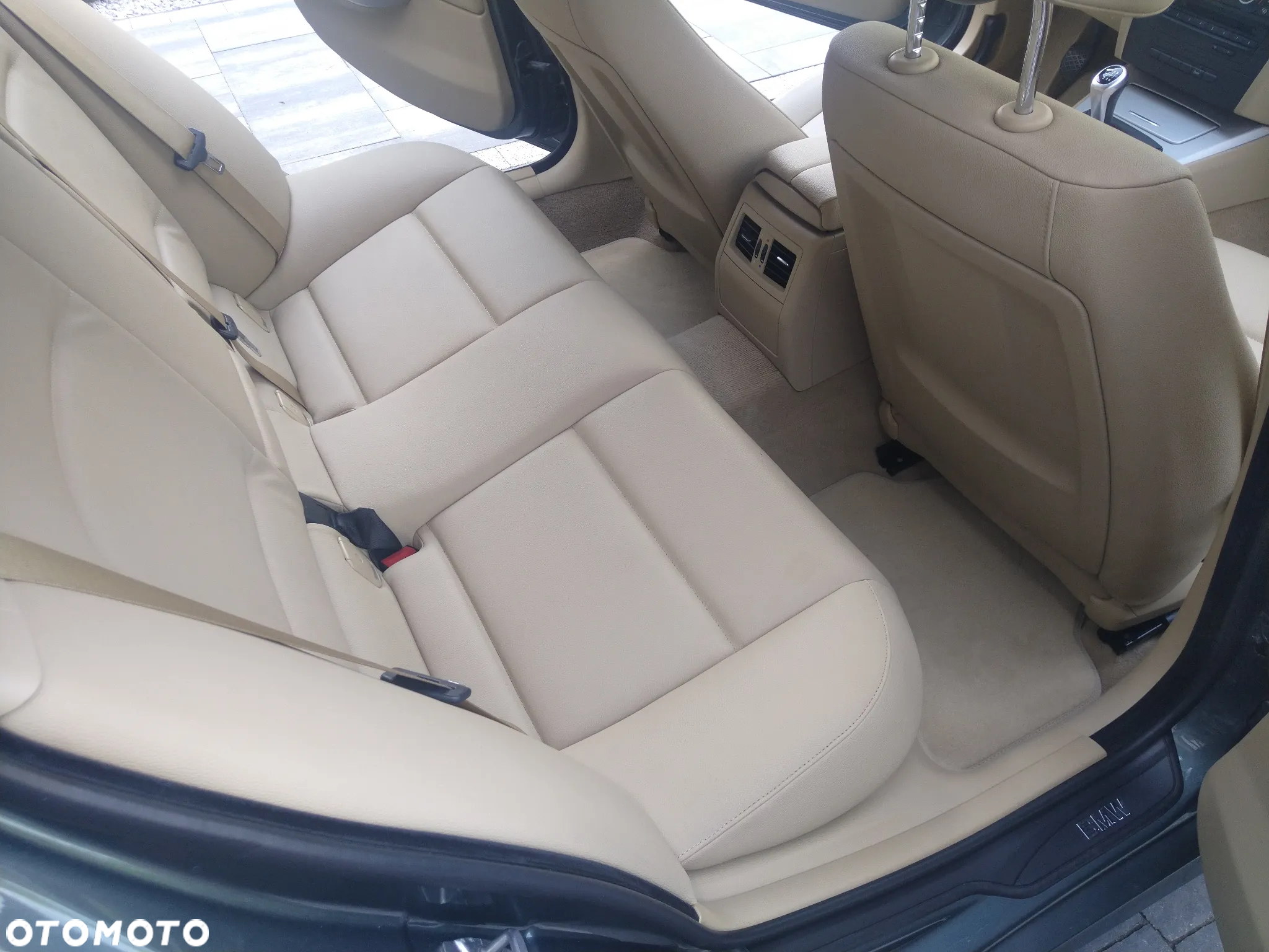 BMW Seria 3 318d DPF Touring - 32