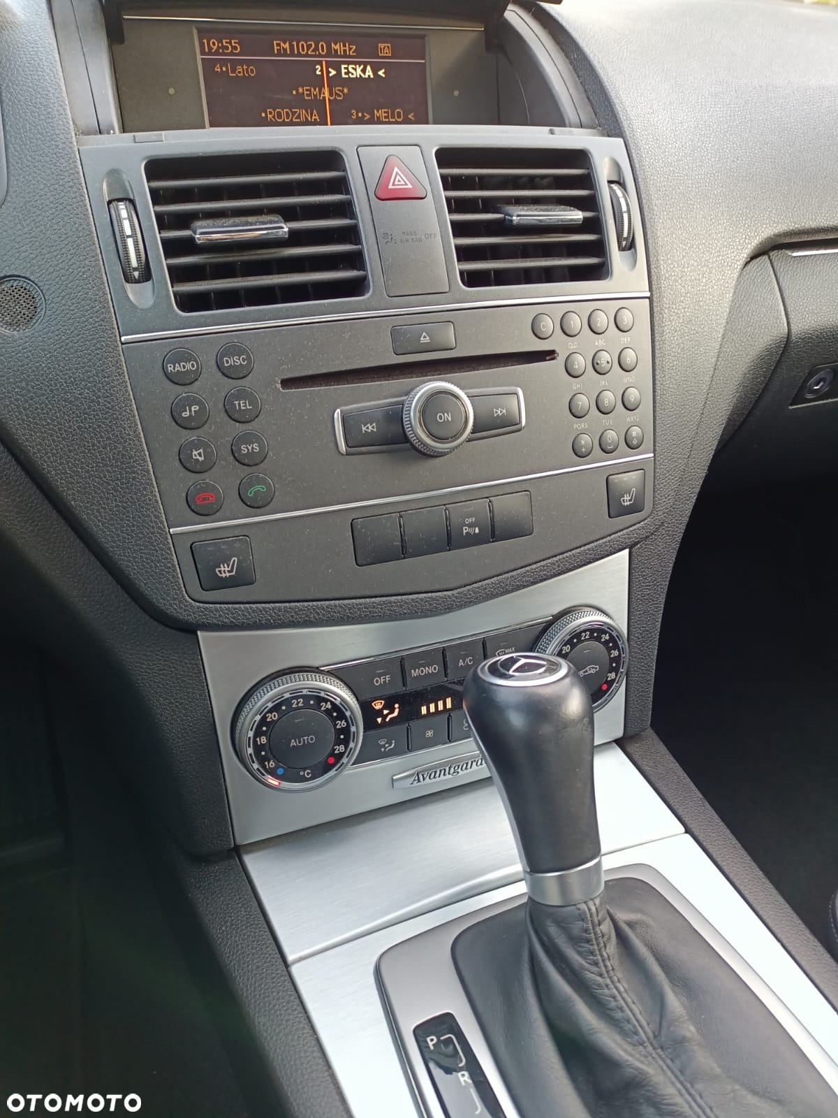 Mercedes-Benz Klasa C 180 BlueEFFICIENCY 7G-TRONIC Avantgarde - 15