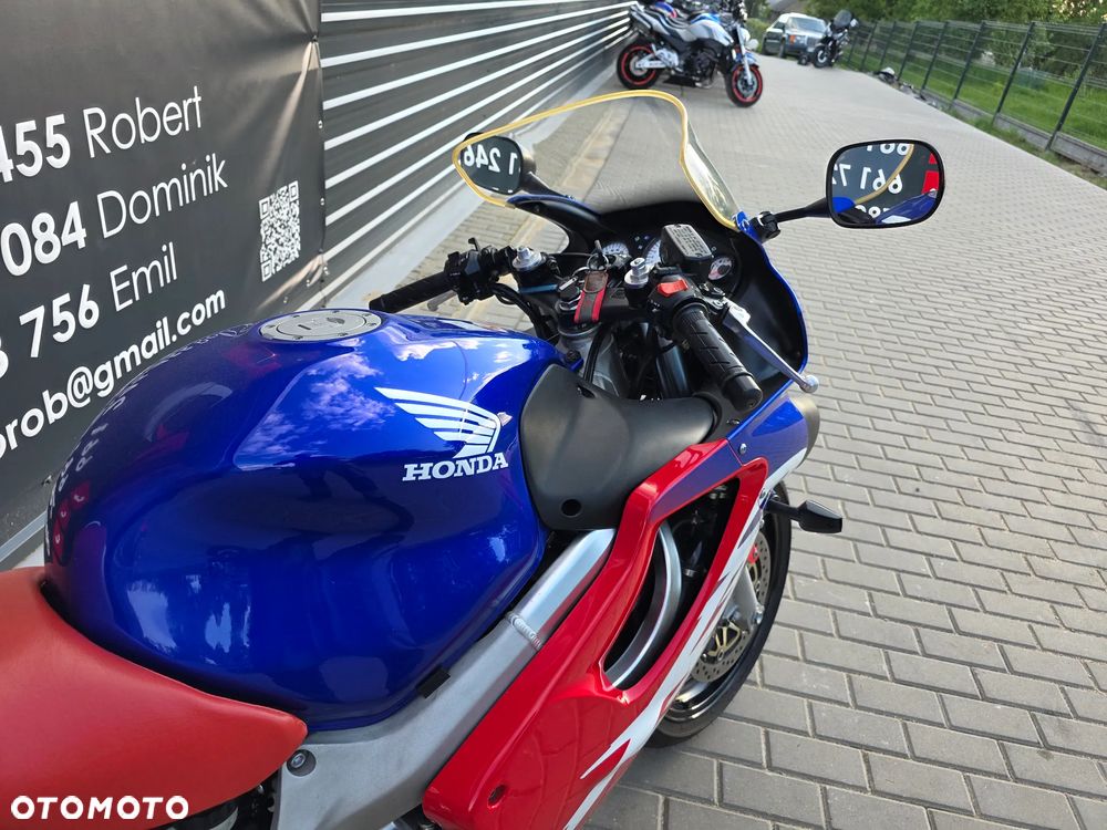 Honda CBR - 25