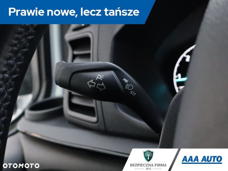 Ford Tourneo Custom - 23