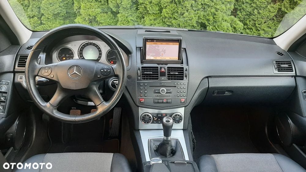 Mercedes-Benz Klasa C 180 Kompressor BlueEFFICIENCY Avantgarde - 18