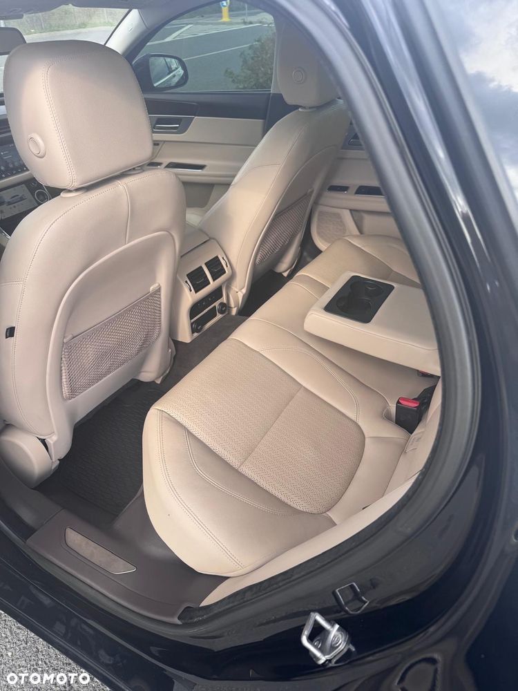 Jaguar XF 2.0 i4D AWD Prestige - 39