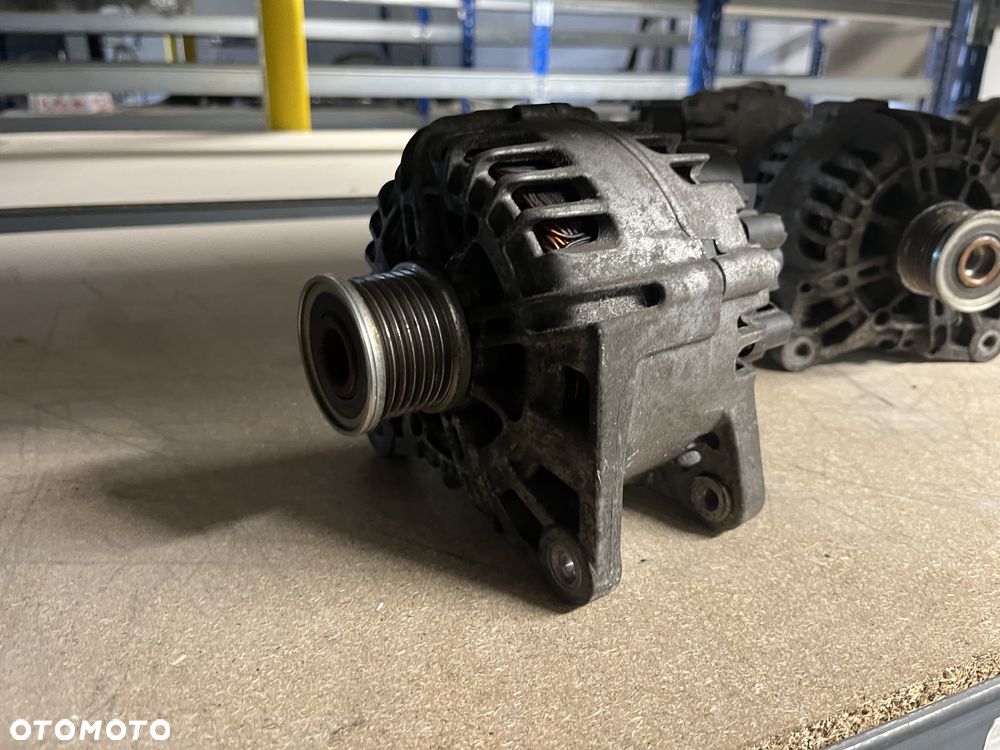 Alternator 1.2 TCE Renault Scenic III 231007033R - 2
