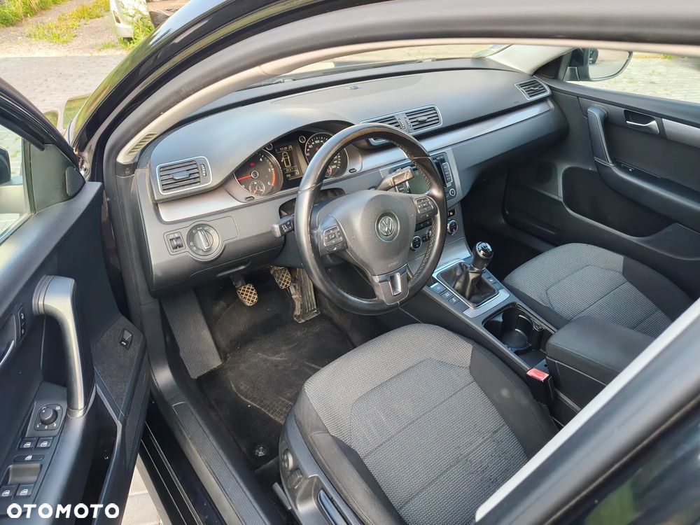 Volkswagen Passat 2.0 Blue TDI SCR Comfortline - 22