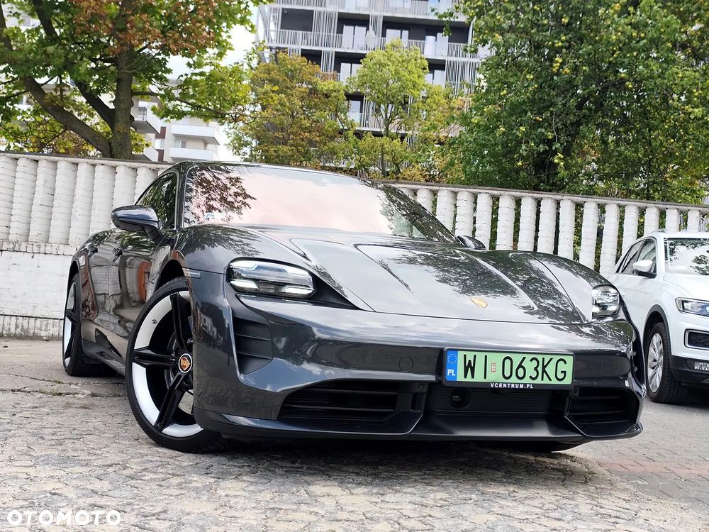 Porsche Taycan Turbo - 3