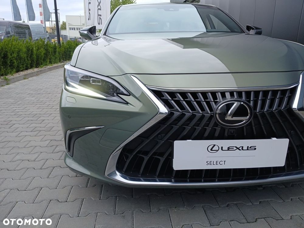 Lexus ES 300h Prestige - 23