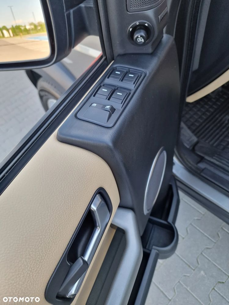 Land Rover Discovery 2.7D V6 HSE - 26