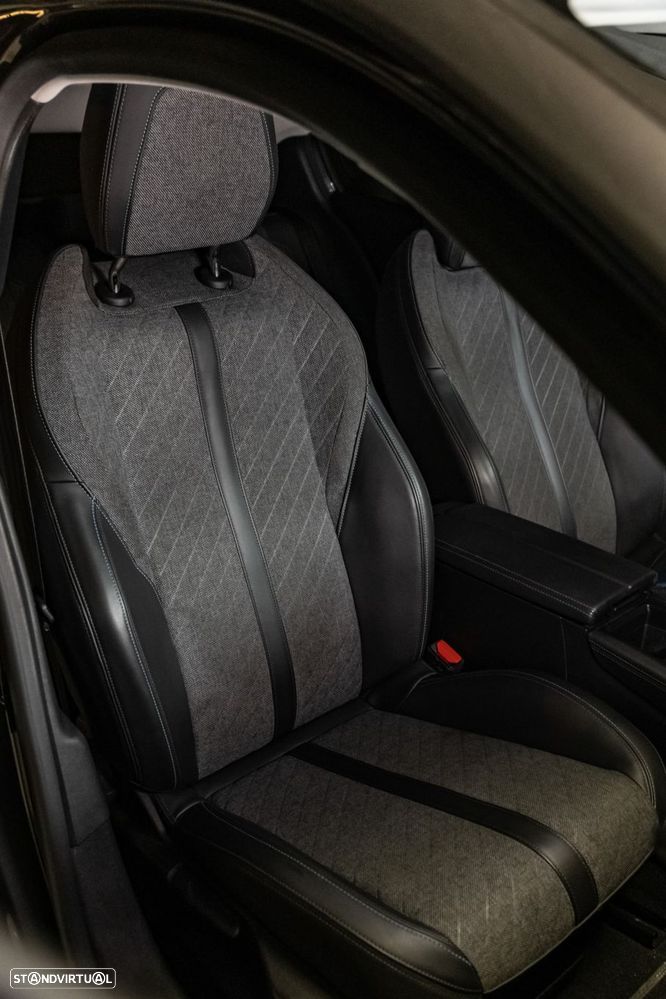 Peugeot 408 1.6 Hybrid Allure e-EAT8 - 22