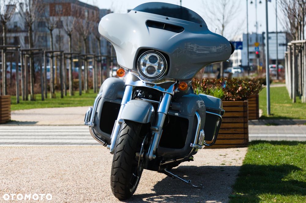 Harley-Davidson Touring Street Glide - 22