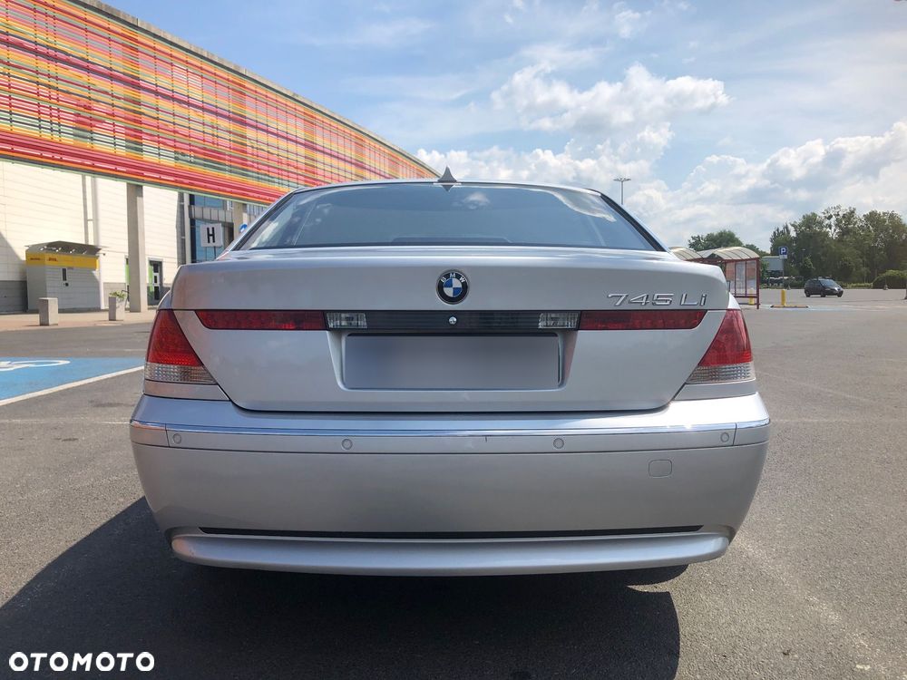 BMW Seria 7 745i L - 25