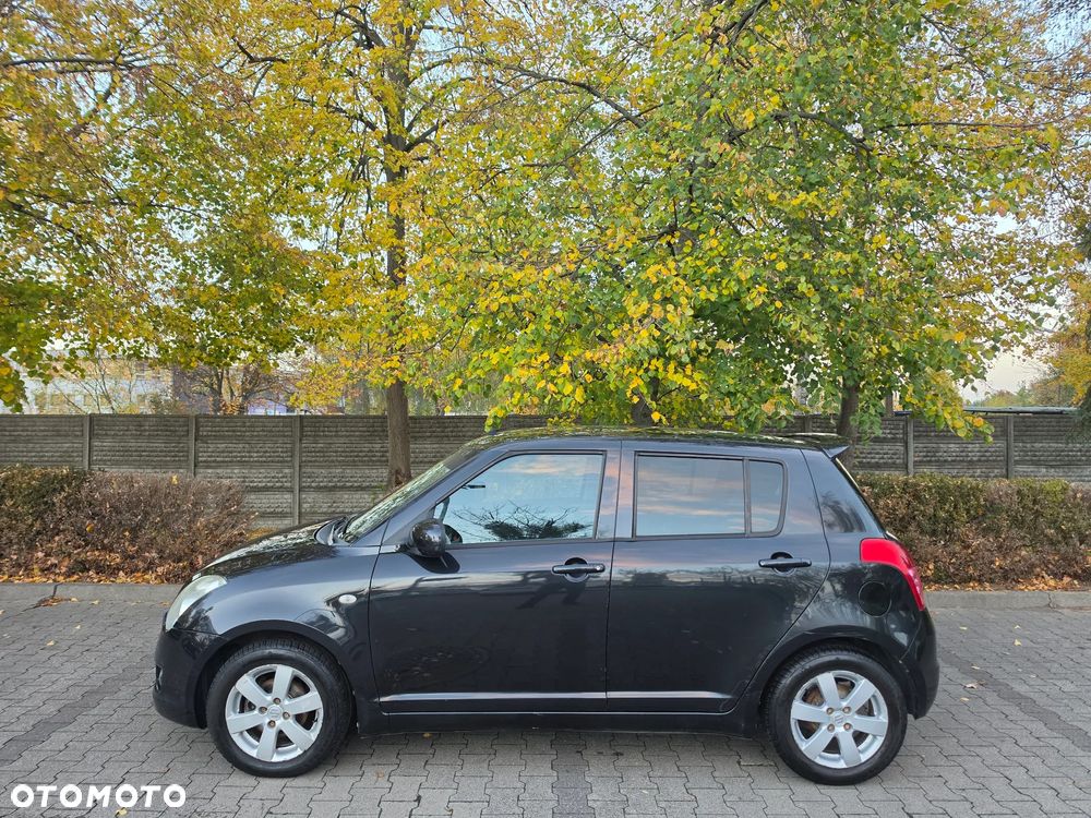 Suzuki Swift 2009 photo 2