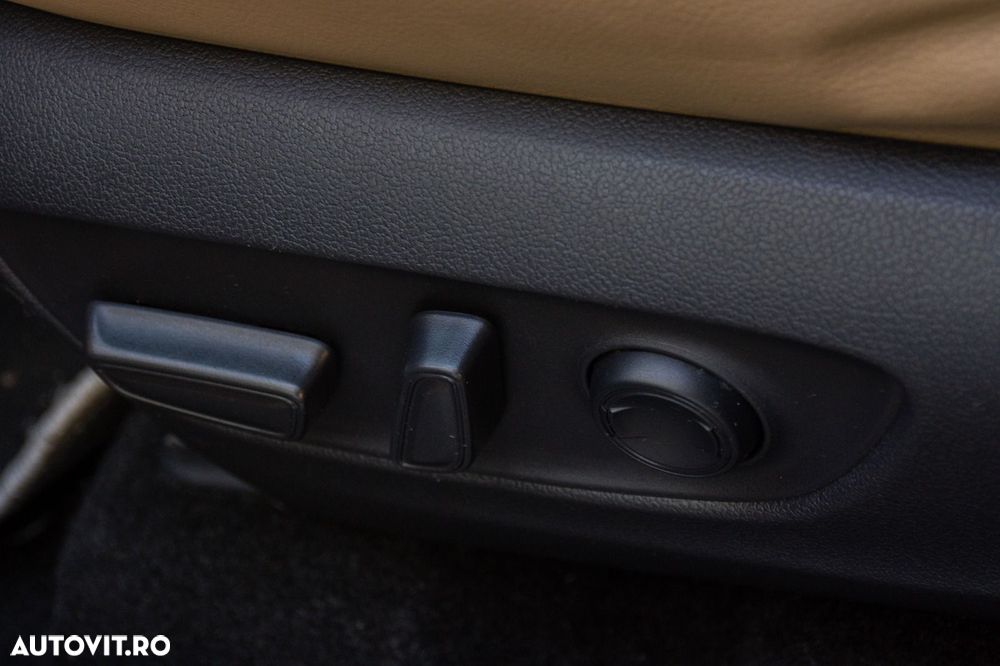 Toyota RAV4 2.5 4x4 Hybrid Lounge - 15