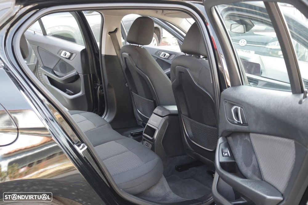 BMW 118 d Pack Desportivo M — fotografia 25
