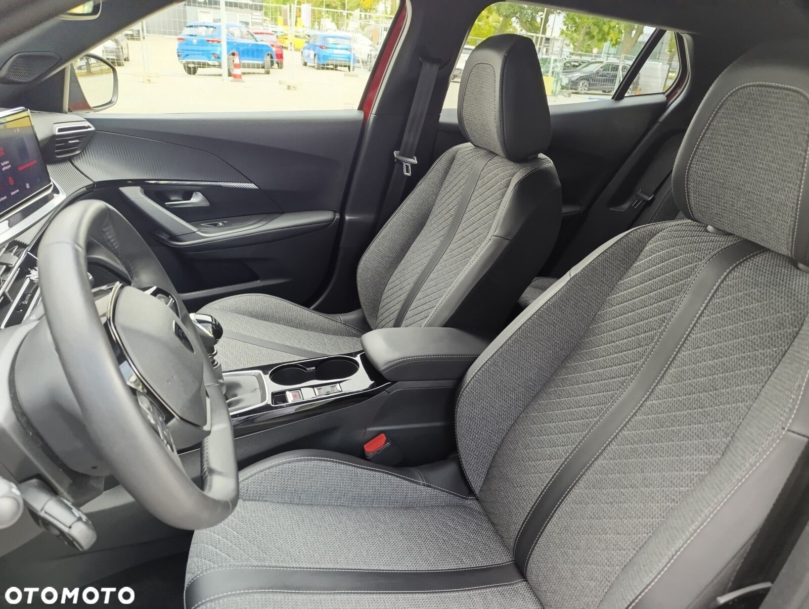 Peugeot 2008 PureTech 100 Allure S&S BVM6 - 20