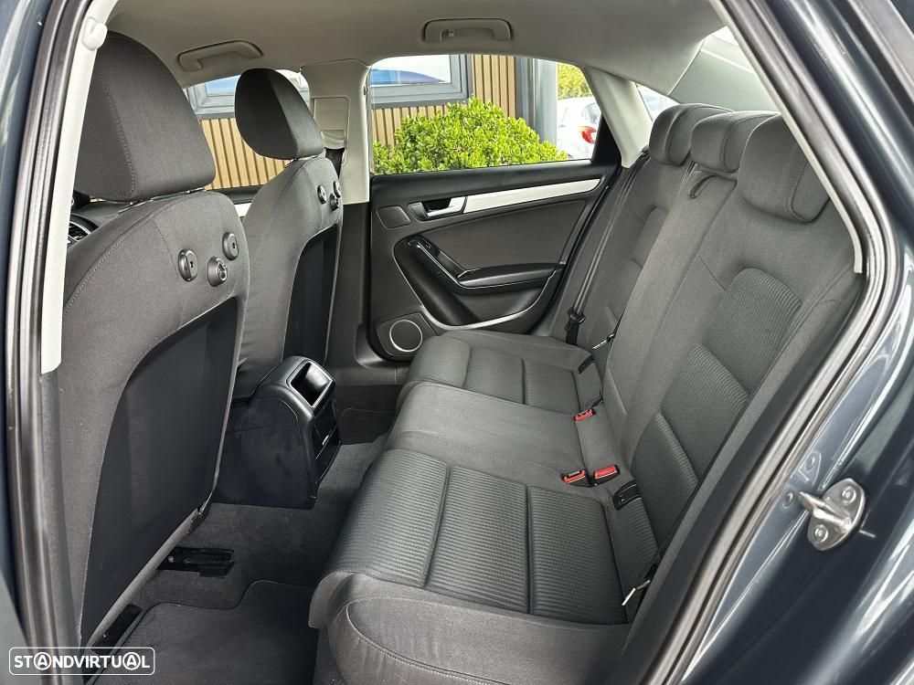 Audi A4 2.0 TDI Business Line Advance - 35