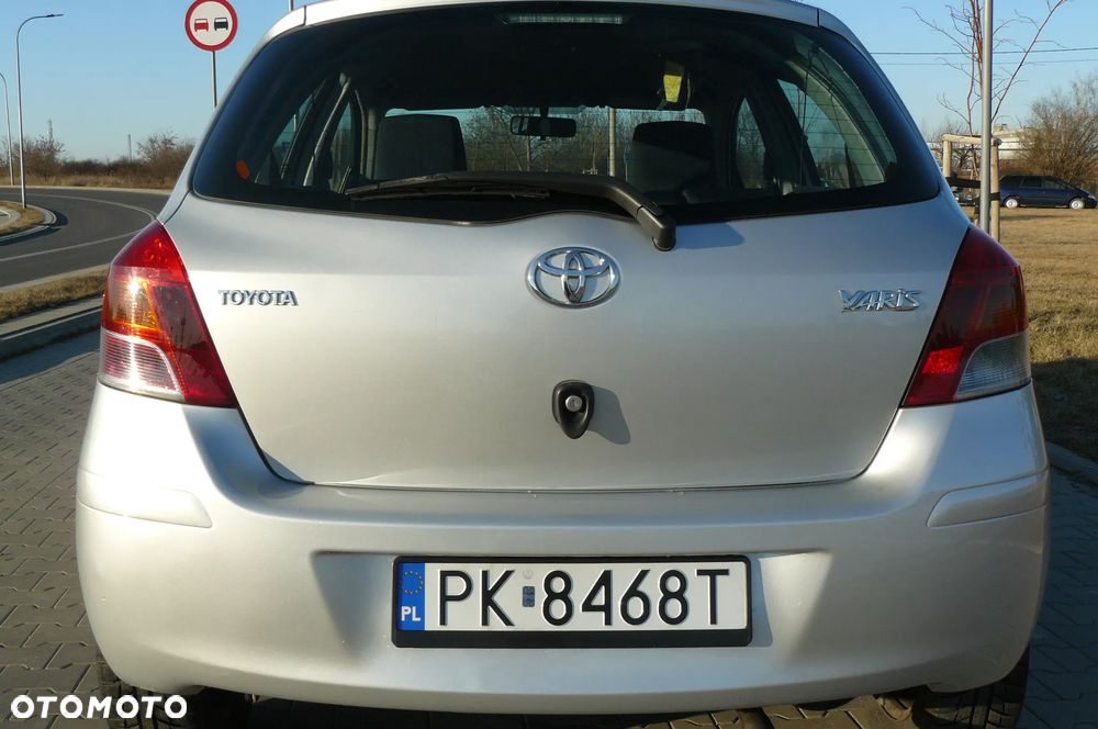 Toyota Yaris - 8