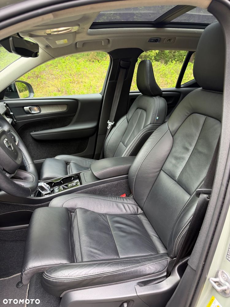 Volvo XC 40 B5 B AWD Ultimate Dark - 18