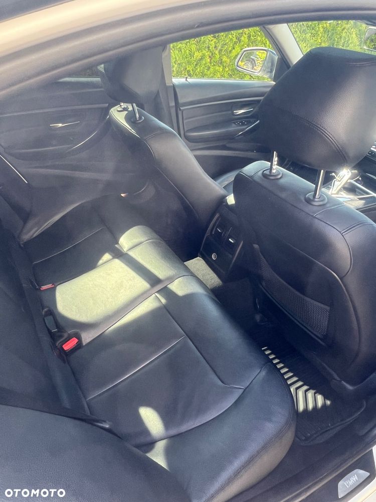 BMW Seria 3 328i - 4