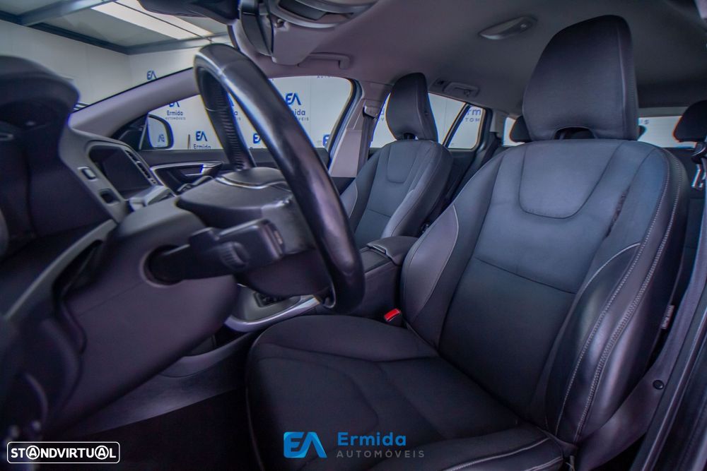 Volvo V60 2.0 D3 Momentum - 19