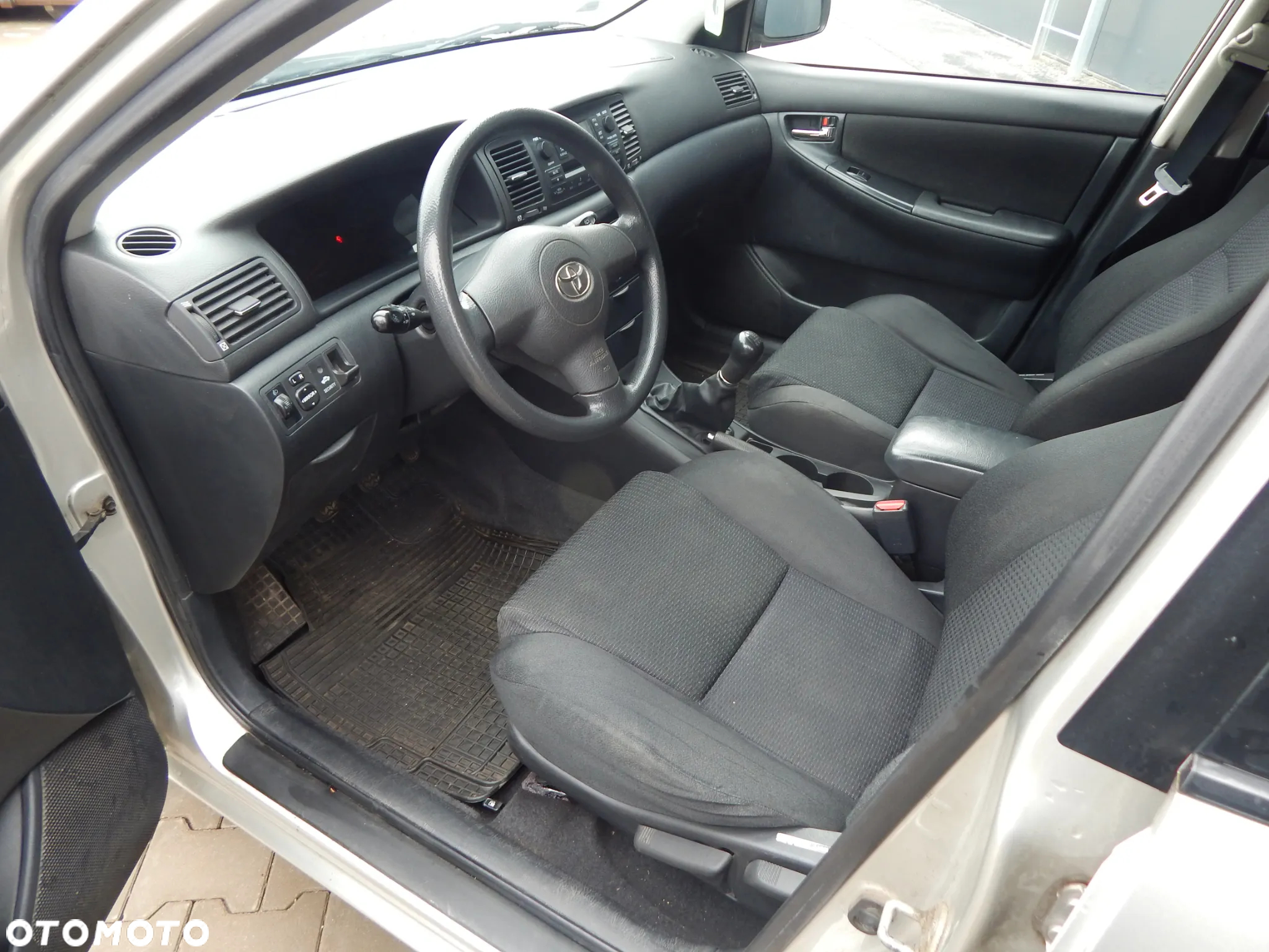 Toyota Corolla 1.8 CE - 16