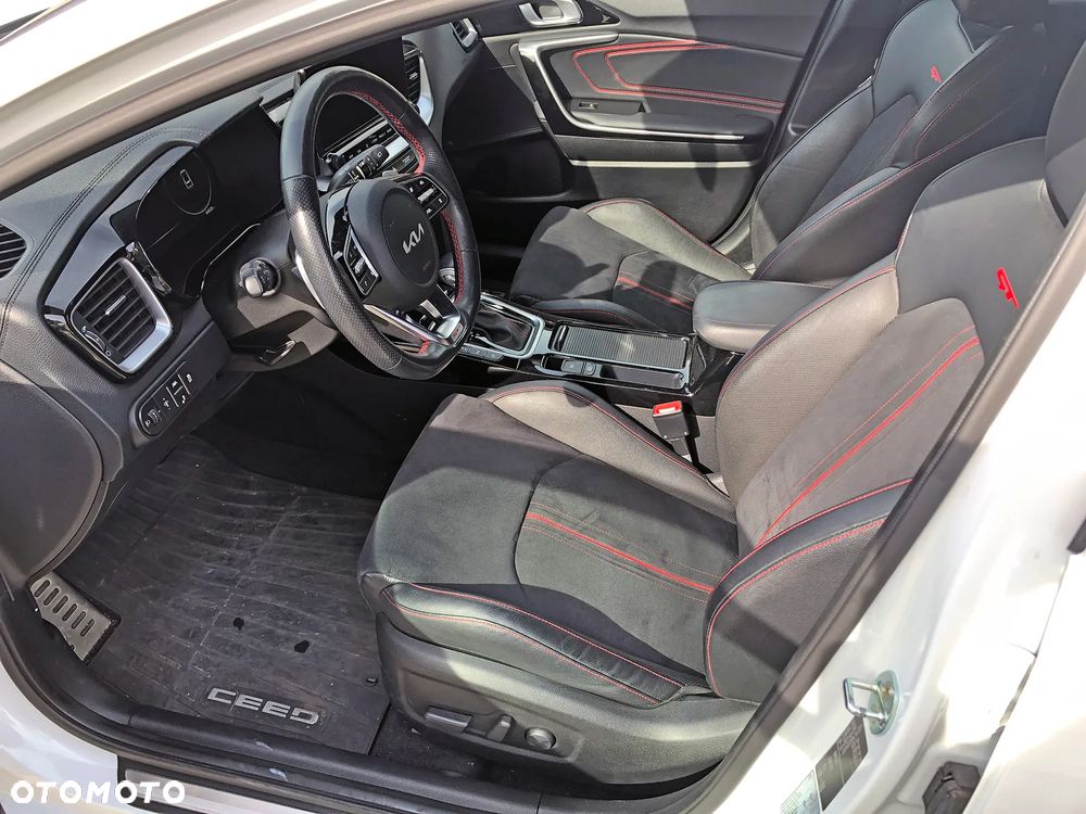 Kia Ceed - 7