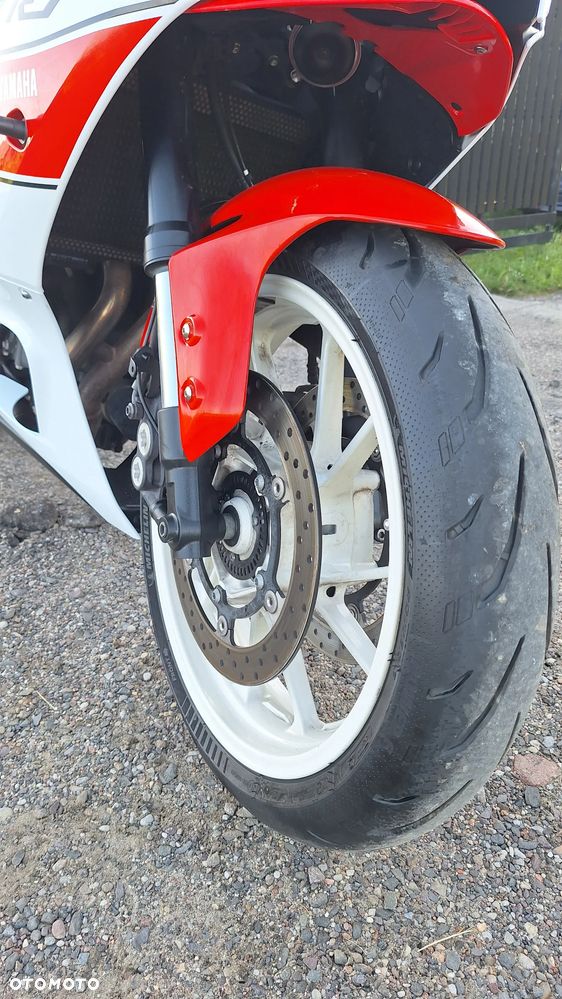 Yamaha R7 - 30