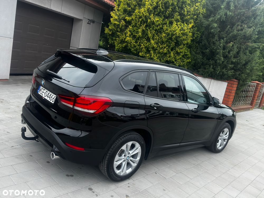 BMW X1 xDrive18d Sport Line - 11
