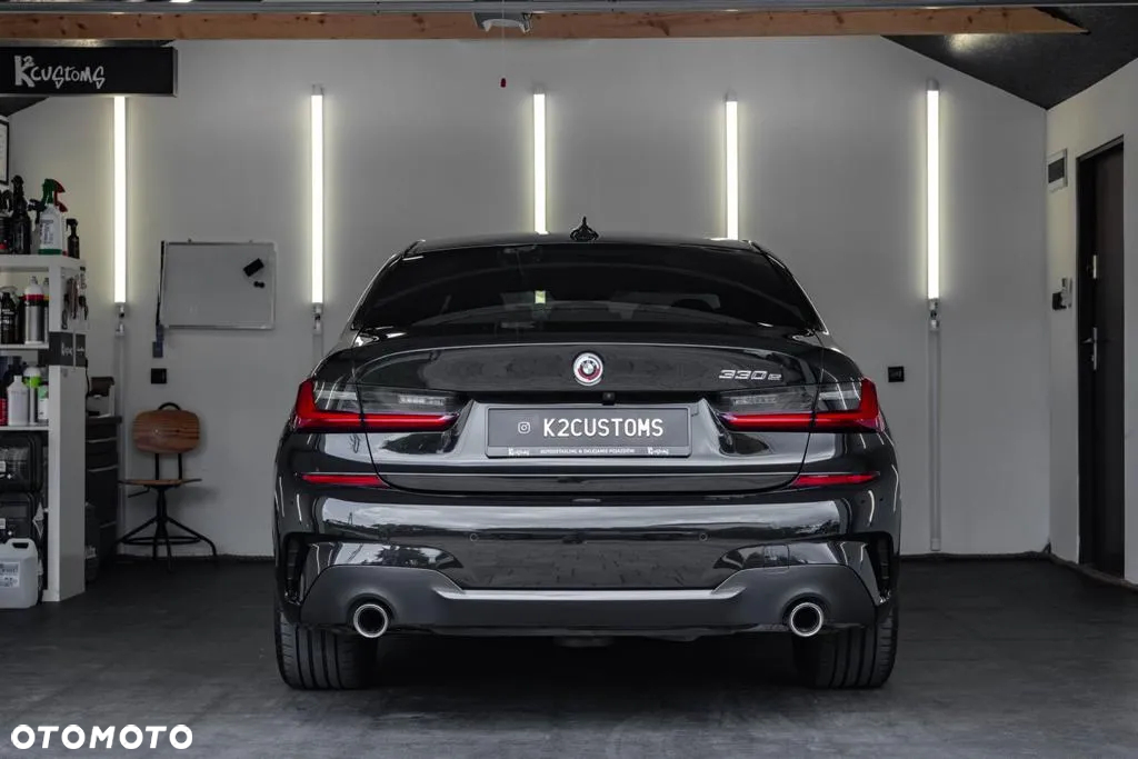 BMW Seria 3 330e - 11