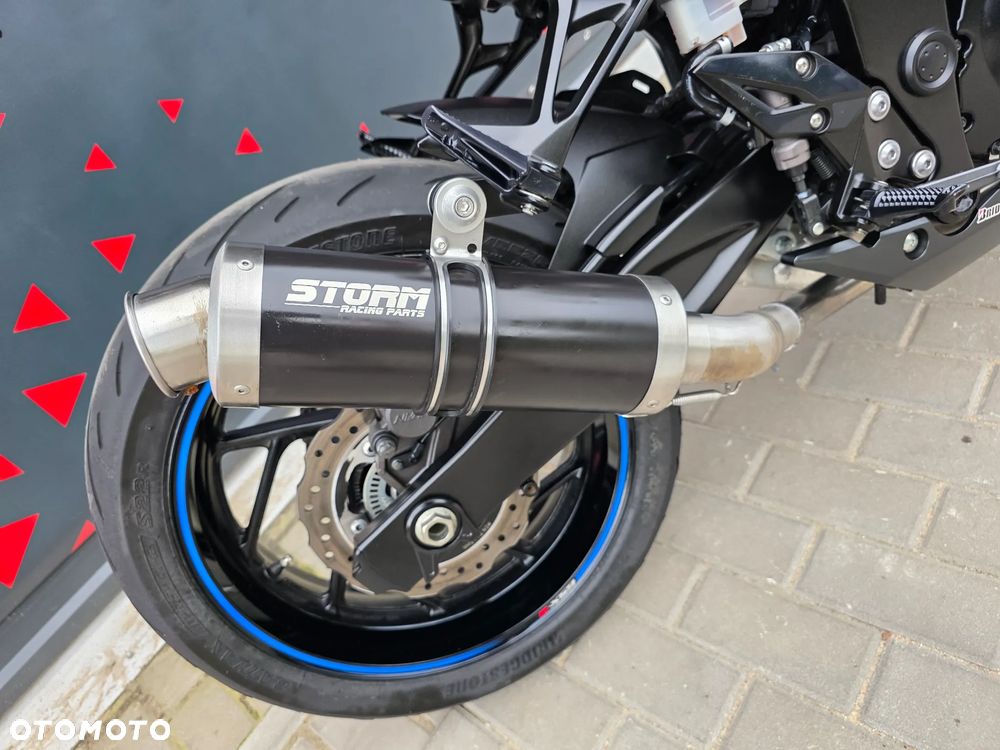 Suzuki GSX - 26