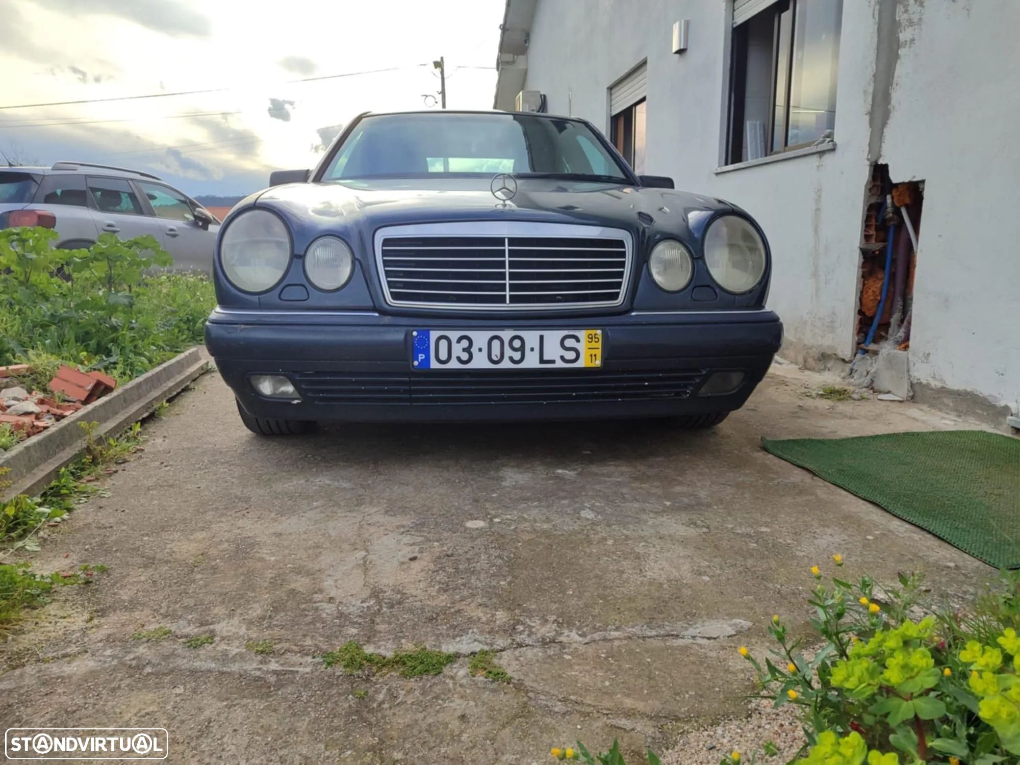 Mercedes-Benz 200 - 1