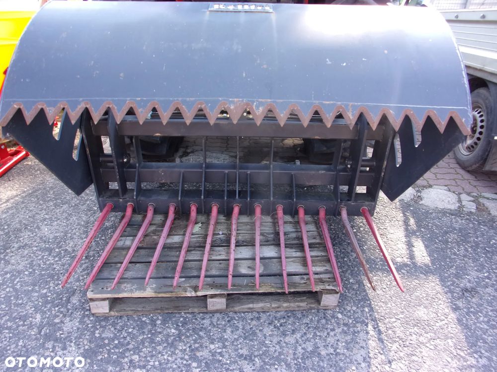 Inny Wycinak do kiszonki 1,75m Kellfri dwa siłowniki, Krokodyl 1,4; 1,6; 1,8; 2,0m Metal-Fach / Euromasz, Łyżka chwytakowa-Łyżko krokodyl, Łyżka materiałó sypkich 1,6; 1,8; 2,0; 2,2; 2,4m Metal-Fach / Pronar, Chwytak Bel, Chwytak do obornika, widły do obornika - 10