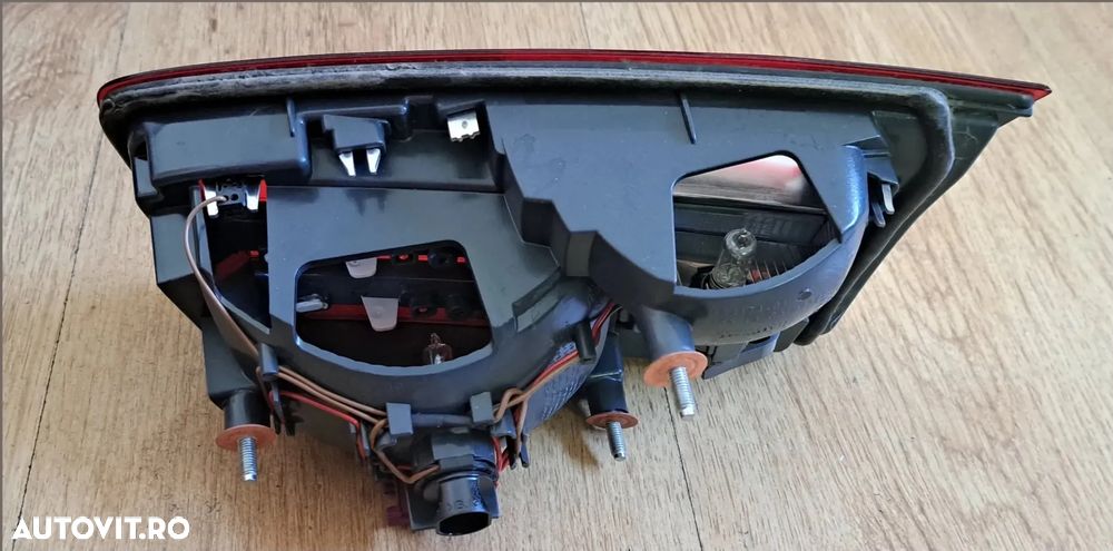 Stop lampa stanga spate lateral portbagaj haion frana marsarier ( model cu facelift ) Original BMW F11+LCI - 2