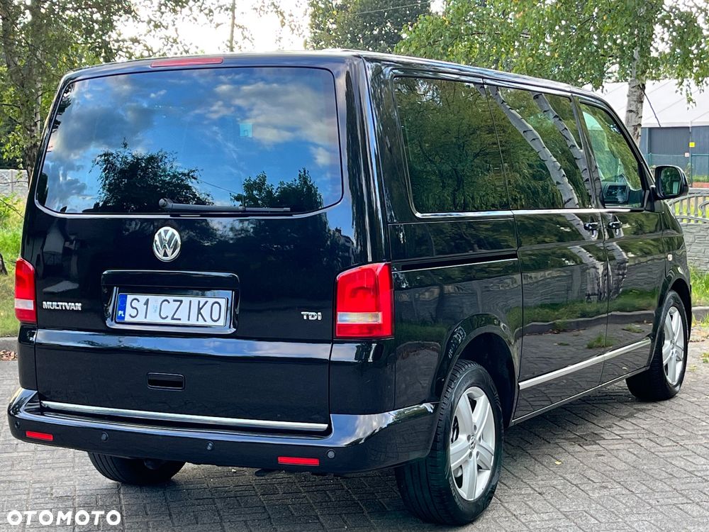 Volkswagen Multivan - 12