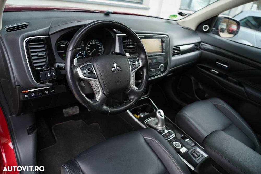 Mitsubishi Outlander 2.0 4WD Plus - 11