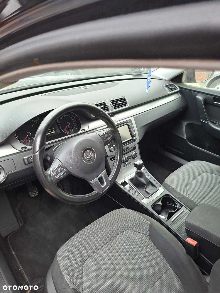 Volkswagen Passat - 7