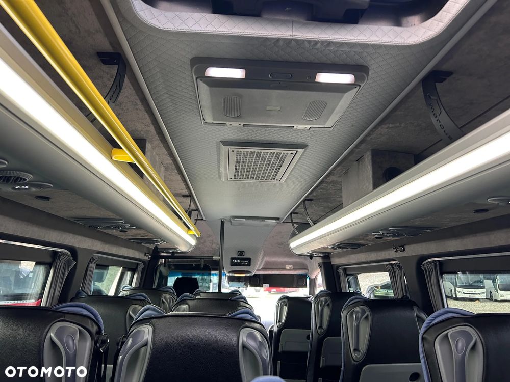 Mercedes-Benz Sprinter 519 - 21