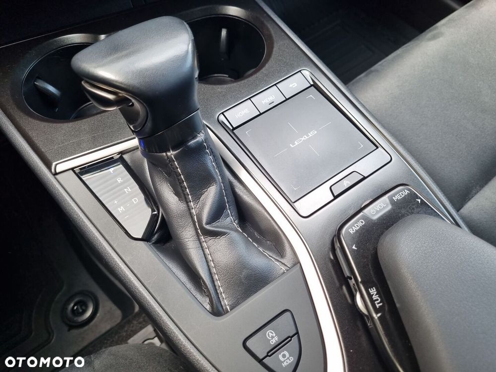 Lexus UX 200 GPF Business Edition 2WD - 21
