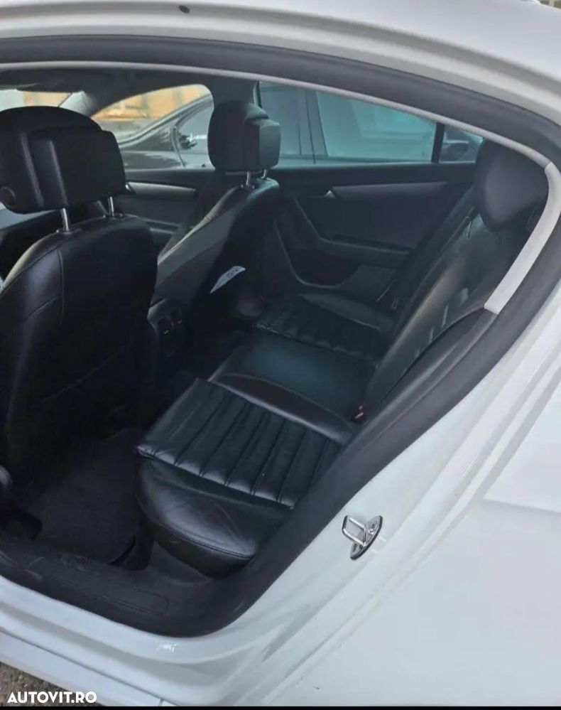 Volkswagen Passat - 5