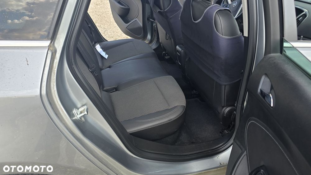 Opel Astra 2.0 CDTI Cosmo S&S - 18