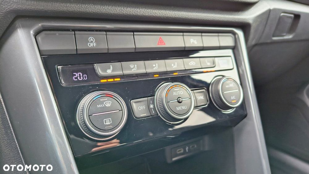 Volkswagen T-Roc - 26