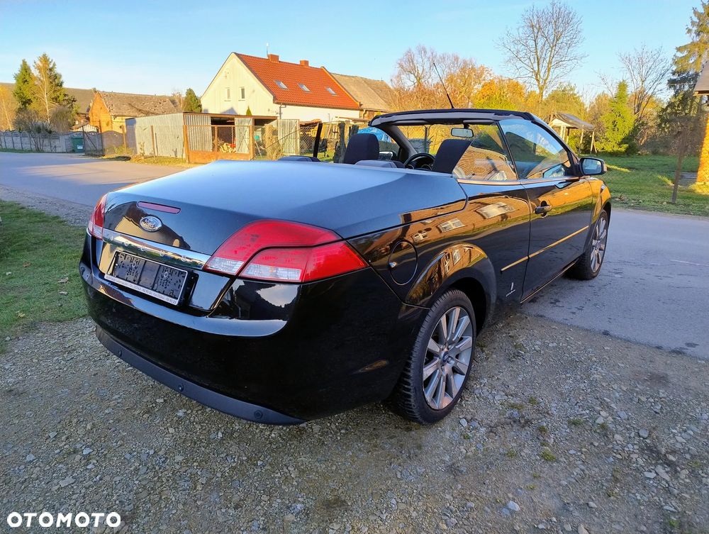 Ford Focus Coupe-Cabriolet 2.0 16V Black Magic - 3
