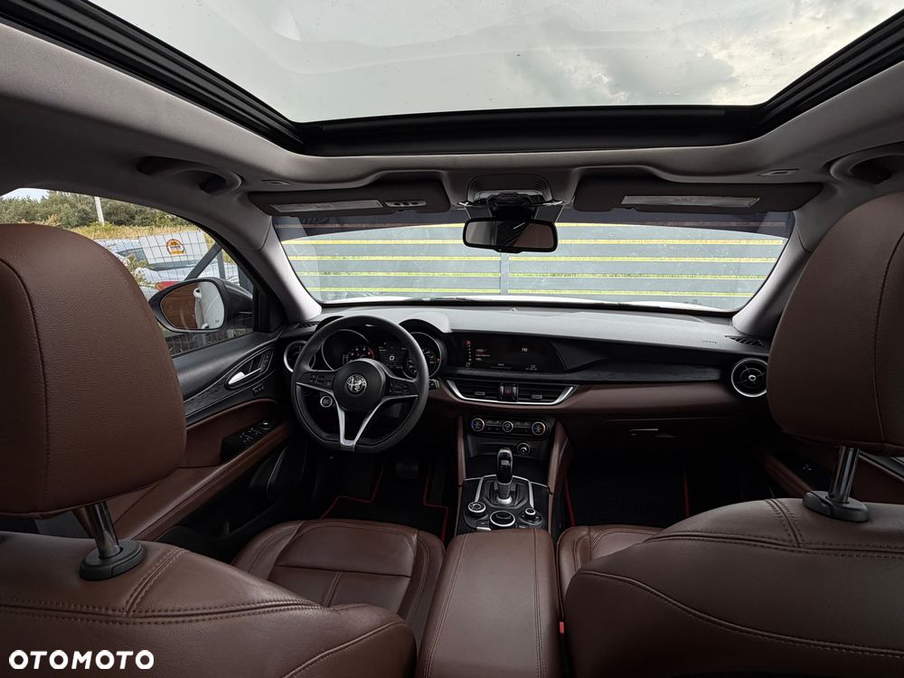 Alfa Romeo Stelvio 2.0 Turbo TI Q4 - 13