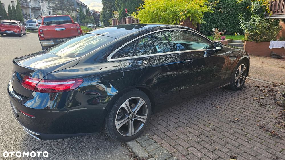 Mercedes-Benz Klasa E 220 d Coupe 4-Matic 9G-TRONIC - 4