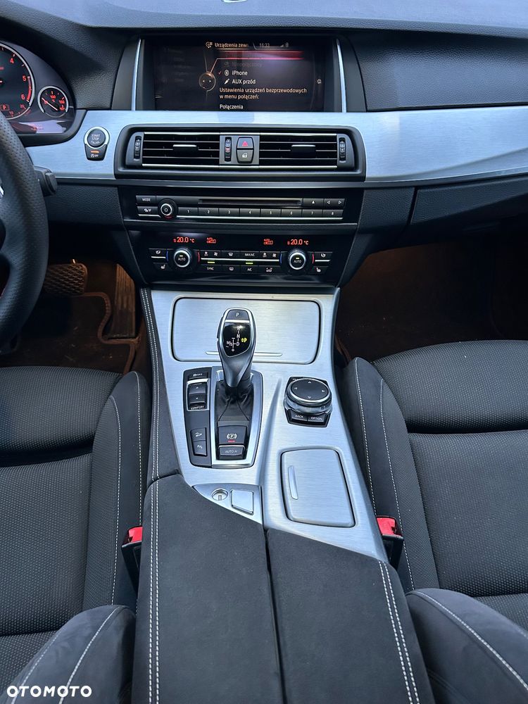 BMW Seria 5 525d - 12