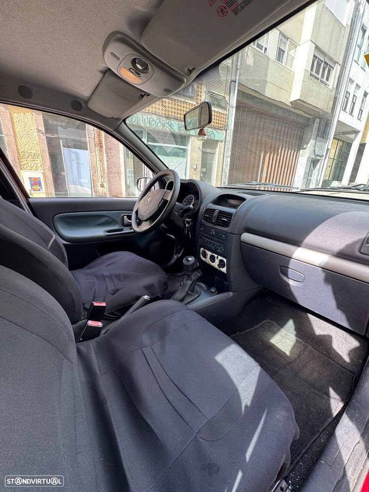 Renault Clio 1.2 16V Confort - 8