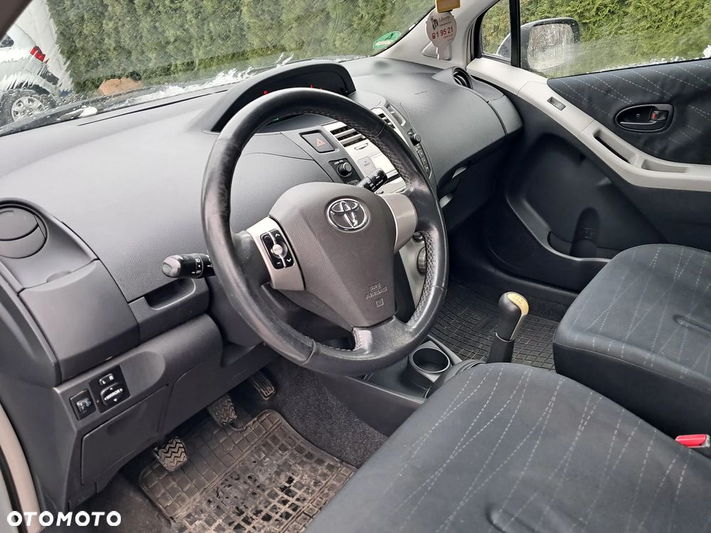 Toyota Yaris - 6