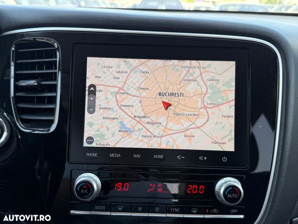 Mitsubishi Outlander 2.0L AS&G CVT Instyle - 14
