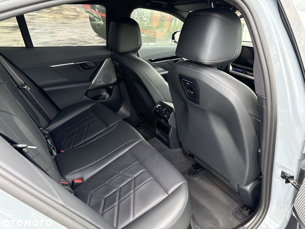 BMW Seria 5 - 21