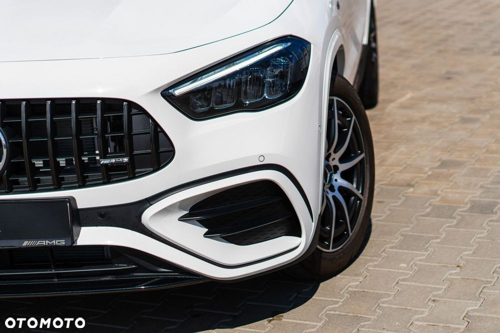 Mercedes-Benz GLA - 3